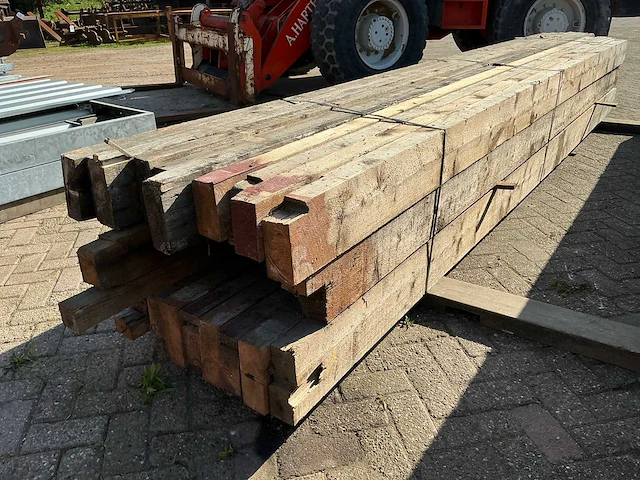 Partij houten balken - afbeelding 3 van  4