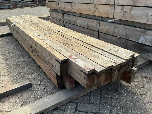 Partij houten balken - afbeelding 3 van  3