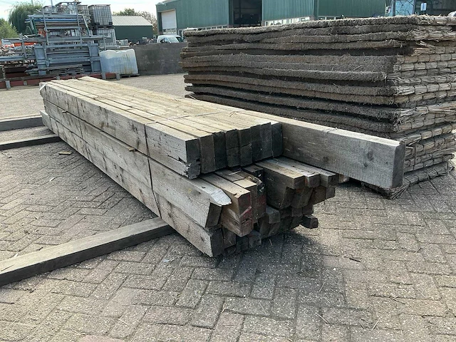 Partij houten balken - afbeelding 2 van  4