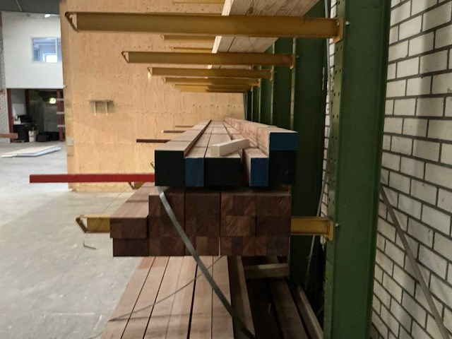 Partij houten balken - afbeelding 6 van  7