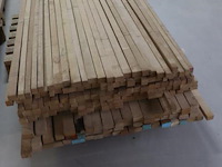 Partij houten balken - afbeelding 1 van  4
