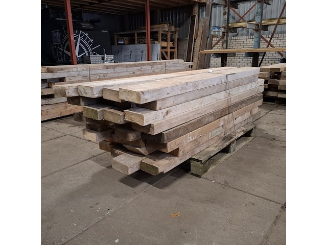 Partij houten balken - afbeelding 1 van  8