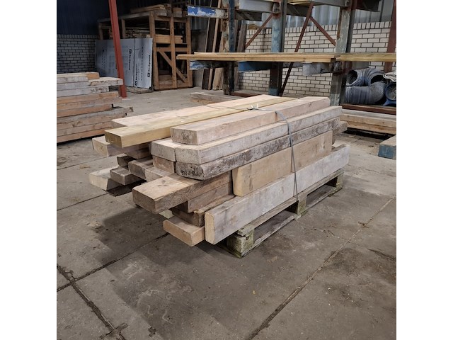 Partij houten balken - afbeelding 1 van  9