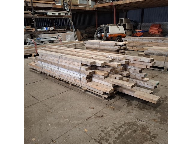 Partij houten balken - afbeelding 1 van  14