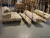 Partij houten balken/latten - afbeelding 1 van  16