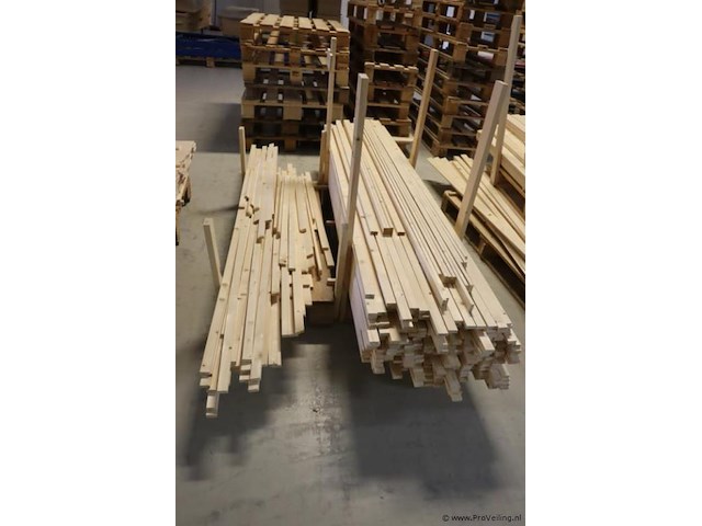 Partij houten balken/latten - afbeelding 14 van  16