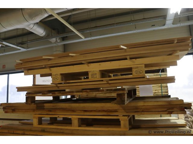 Partij houten balken/planken - afbeelding 1 van  7