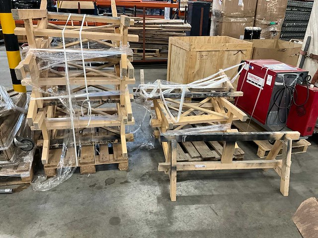 Partij houten bokken - afbeelding 1 van  5