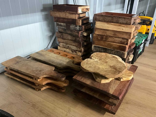 Partij houten dienbladen - afbeelding 1 van  4