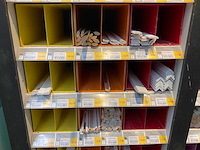 Partij houten en metalen profielen (610x) - afbeelding 2 van  7
