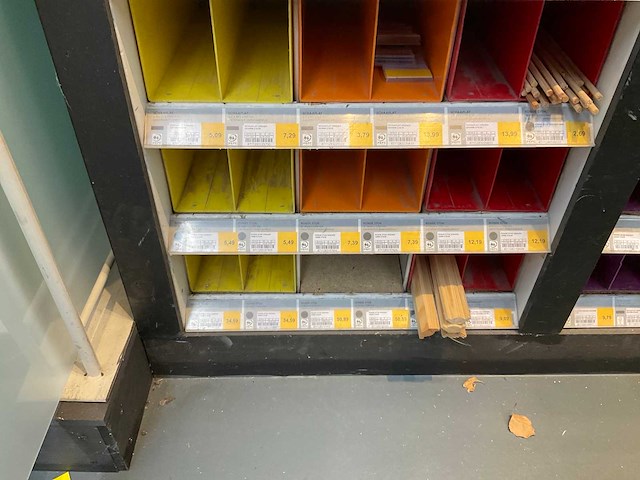 Partij houten en metalen profielen (610x) - afbeelding 4 van  7