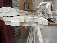 Partij houten glaslatten en afwerkprofielen - afbeelding 9 van  37