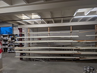 Partij houten glaslatten en afwerkprofielen - afbeelding 12 van  37