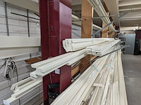 Partij houten glaslatten en afwerkprofielen - afbeelding 34 van  37