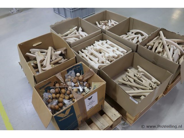 Partij houten handgrepen & sluitknoppen - afbeelding 2 van  10