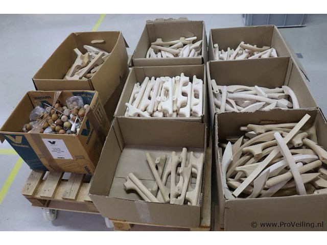 Partij houten handgrepen & sluitknoppen - afbeelding 1 van  10