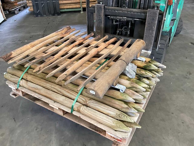 Partij houten hekwerk met poort - 100 cm - afbeelding 1 van  8