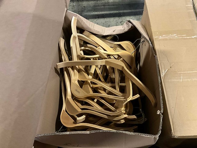 Partij houten kledinghanger - afbeelding 3 van  4