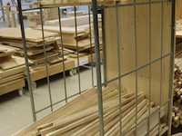 Partij houten latten, diverse soorten - afbeelding 1 van  5