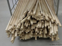 Partij houten latten, diverse soorten - afbeelding 2 van  5