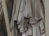 Partij houten latten, diverse soorten - afbeelding 6 van  11