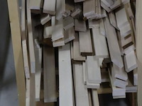 Partij houten latten, diverse soorten - afbeelding 7 van  11