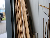 Partij houten latten - afbeelding 1 van  5