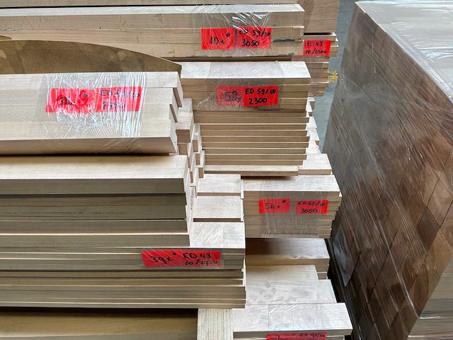 Partij houten latten - afbeelding 5 van  7