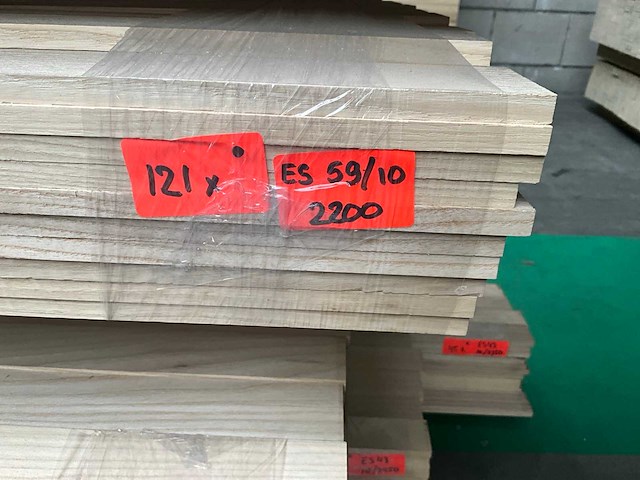 Partij houten latten - afbeelding 2 van  11