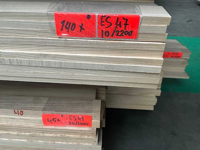 Partij houten latten - afbeelding 3 van  11