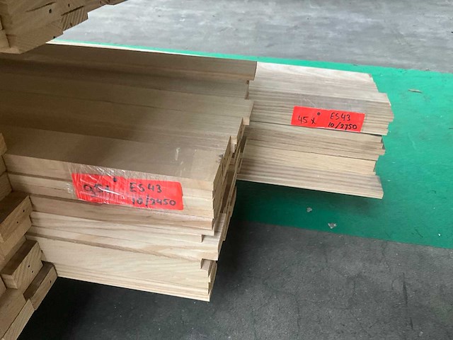 Partij houten latten - afbeelding 11 van  11