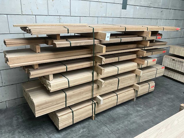 Partij houten latten - afbeelding 9 van  16