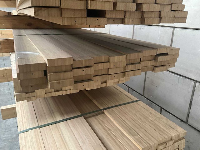 Partij houten latten - afbeelding 13 van  16