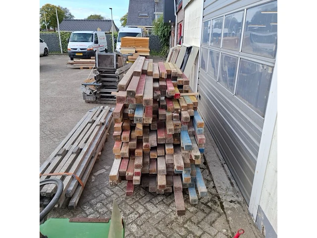 Partij houten metselprofielen - afbeelding 5 van  7