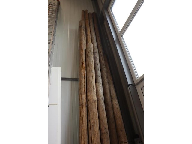 Partij houten palen - afbeelding 3 van  5