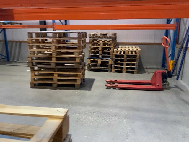 Partij houten pallets - afbeelding 2 van  2