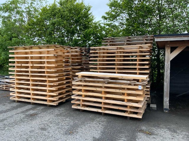 Partij houten pallets - afbeelding 1 van  3