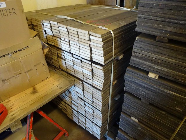 Partij houten planken 100cm (600x) - afbeelding 1 van  1