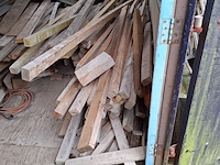 Partij houten planken, balken en metselprofielen - afbeelding 4 van  13