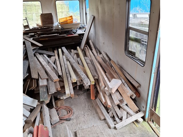 Partij houten planken, balken en metselprofielen - afbeelding 7 van  13