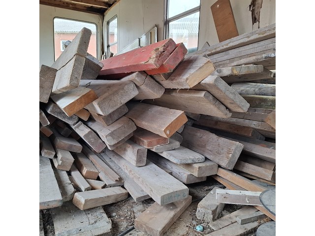 Partij houten planken, balken en steigerplanken - afbeelding 4 van  19