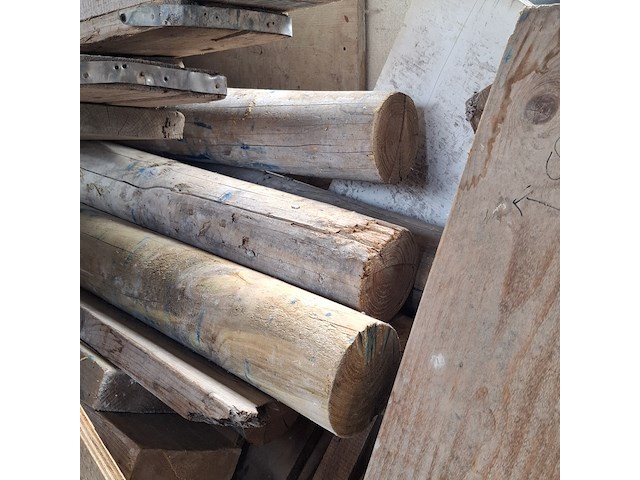 Partij houten planken, balken en steigerplanken - afbeelding 7 van  19