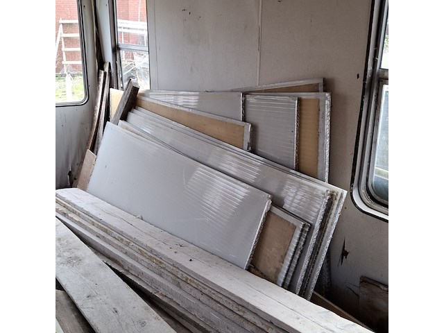 Partij houten planken, balken en steigerplanken - afbeelding 8 van  19