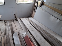 Partij houten planken, balken en steigerplanken - afbeelding 10 van  19