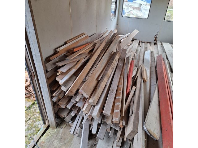 Partij houten planken, balken en steigerplanken - afbeelding 13 van  19