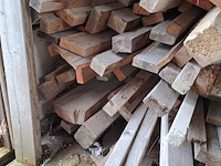 Partij houten planken, balken en steigerplanken - afbeelding 15 van  19
