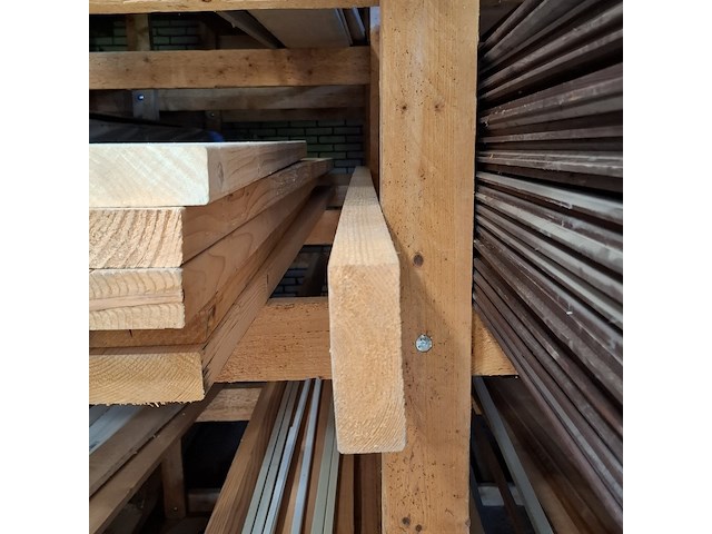 Partij houten planken en latten in 7x vak - afbeelding 2 van  36