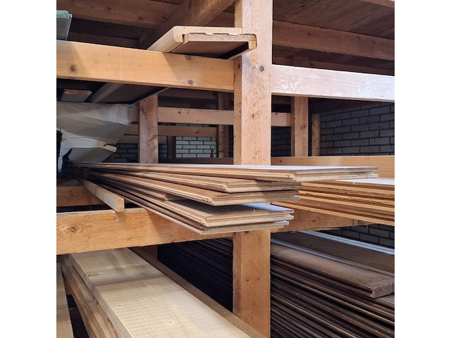 Partij houten planken en latten in 7x vak - afbeelding 3 van  36
