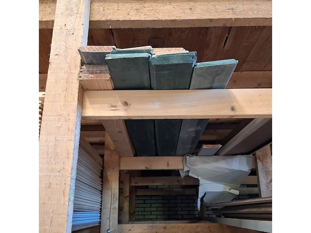 Partij houten planken en latten in 7x vak - afbeelding 5 van  36