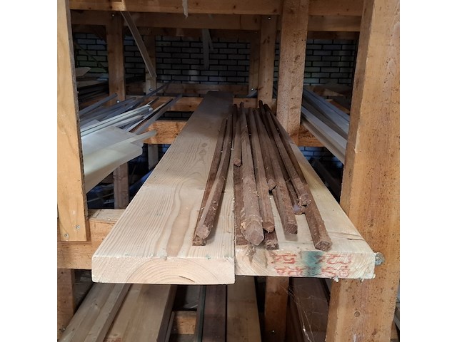 Partij houten planken en latten in 7x vak - afbeelding 10 van  36